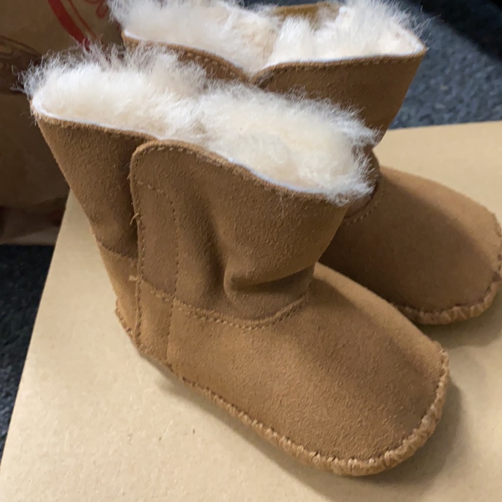 Infants Size 2/3 UGG booties